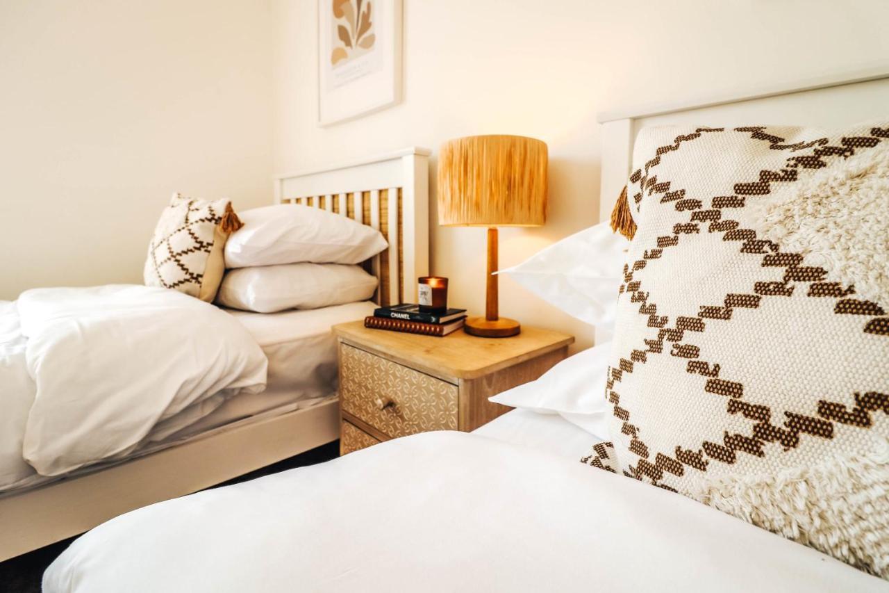 Principality View Apartment Two, By Solace Stays Кардифф Экстерьер фото