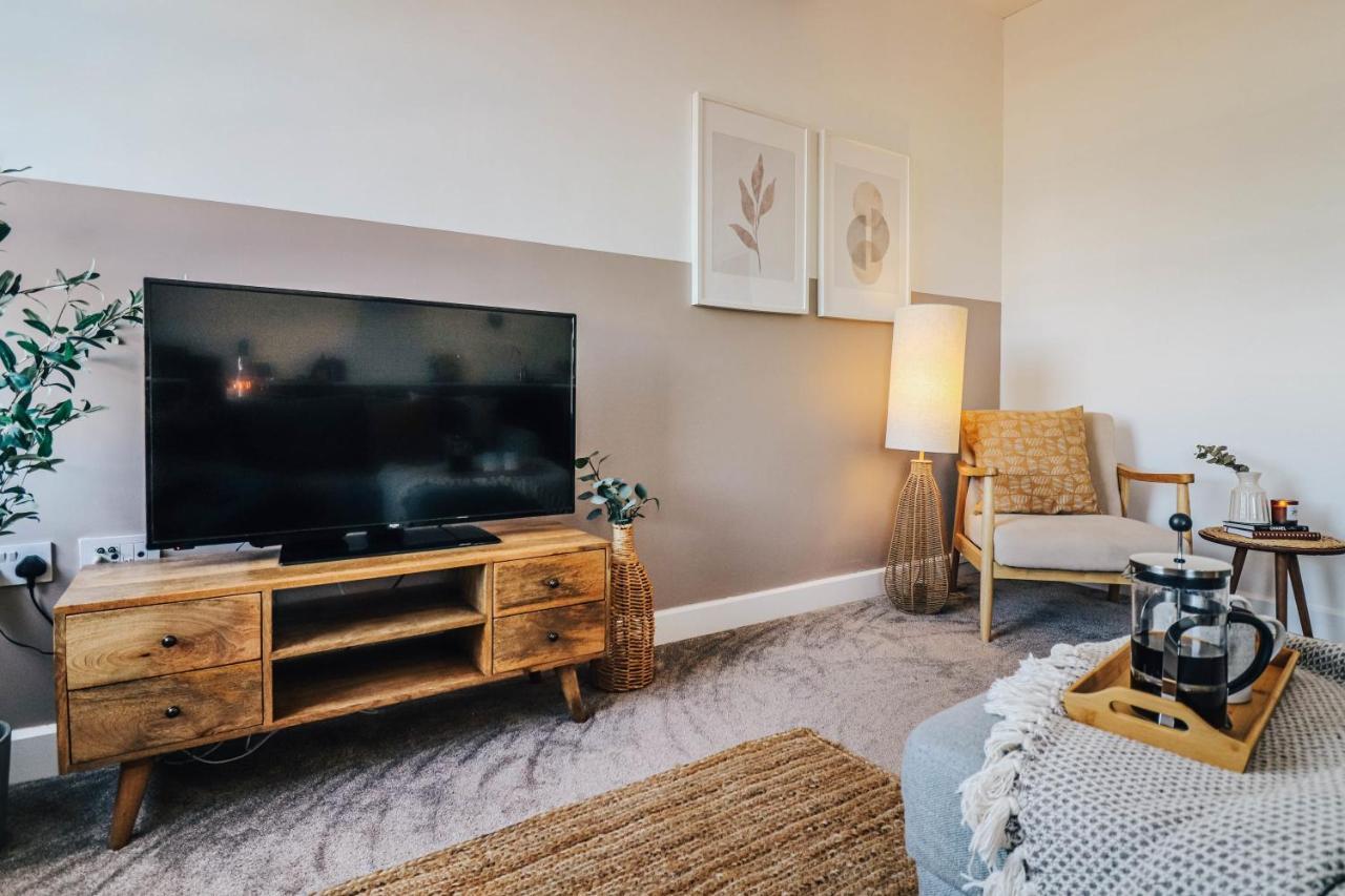 Principality View Apartment Two, By Solace Stays Кардифф Экстерьер фото