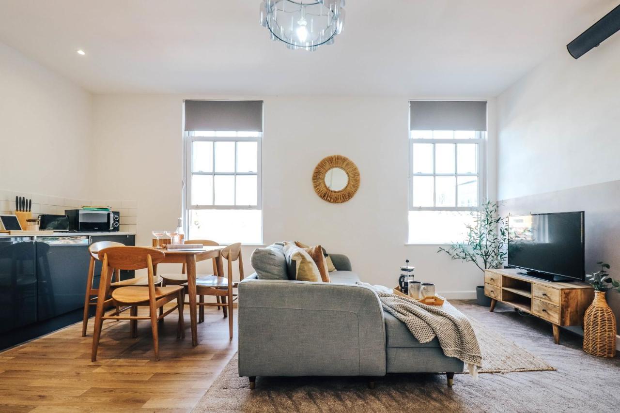Principality View Apartment Two, By Solace Stays Кардифф Экстерьер фото