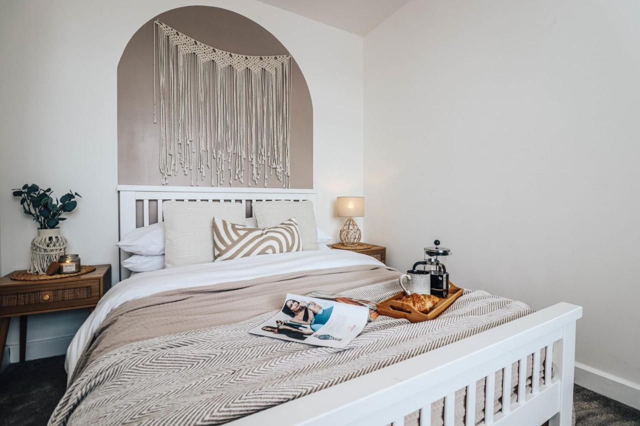 Principality View Apartment Two, By Solace Stays Кардифф Экстерьер фото