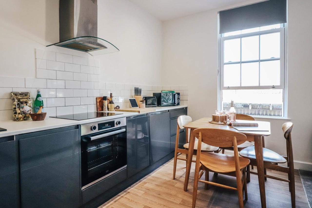 Principality View Apartment Two, By Solace Stays Кардифф Экстерьер фото