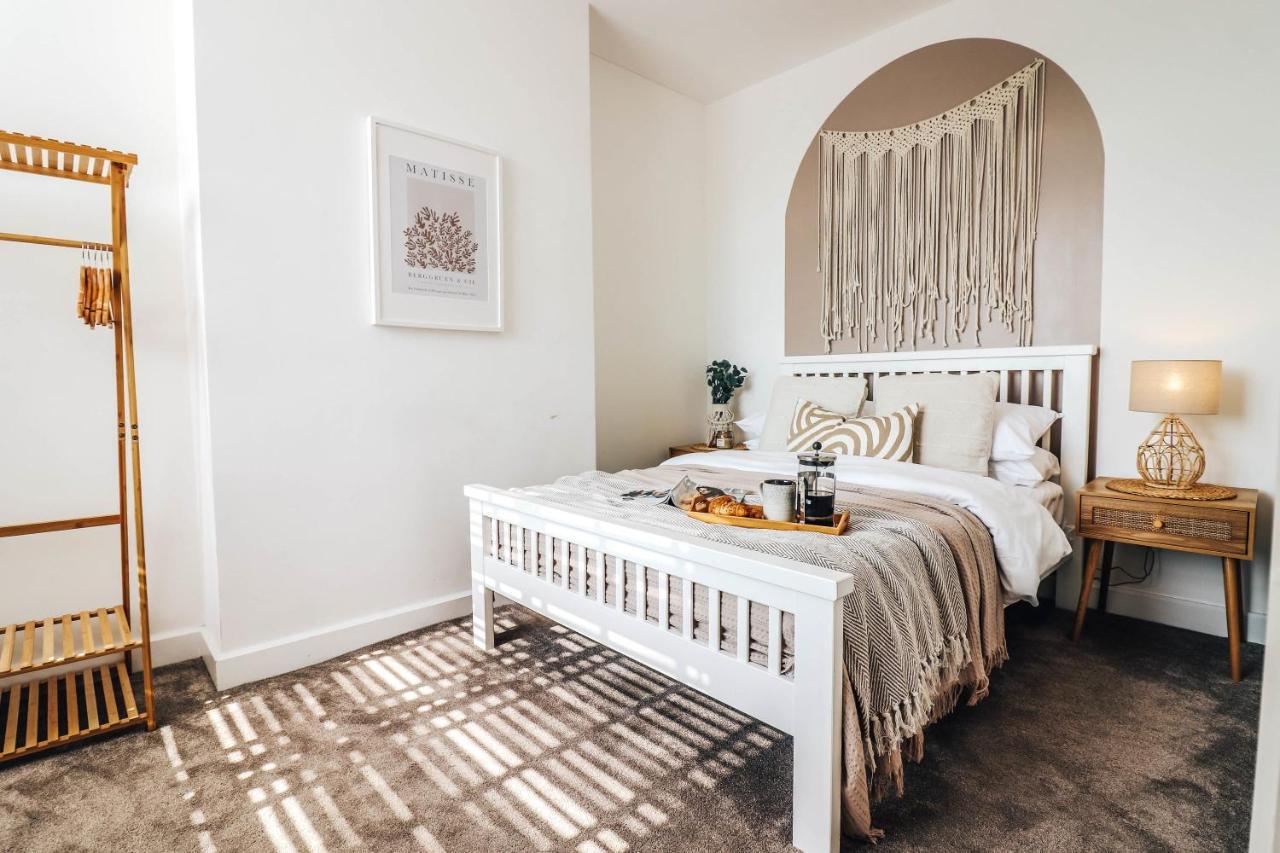 Principality View Apartment Two, By Solace Stays Кардифф Экстерьер фото