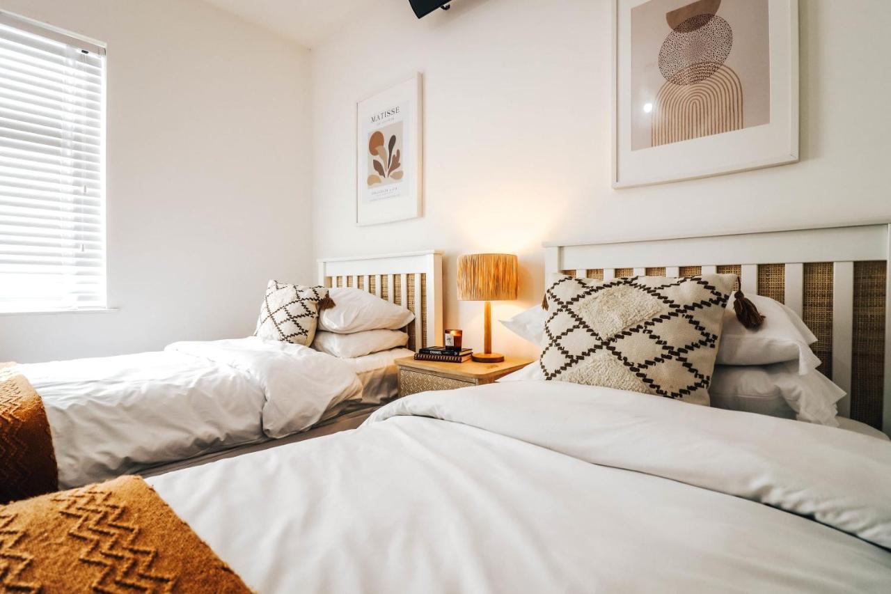 Principality View Apartment Two, By Solace Stays Кардифф Экстерьер фото