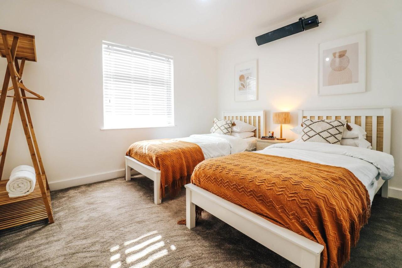 Principality View Apartment Two, By Solace Stays Кардифф Экстерьер фото