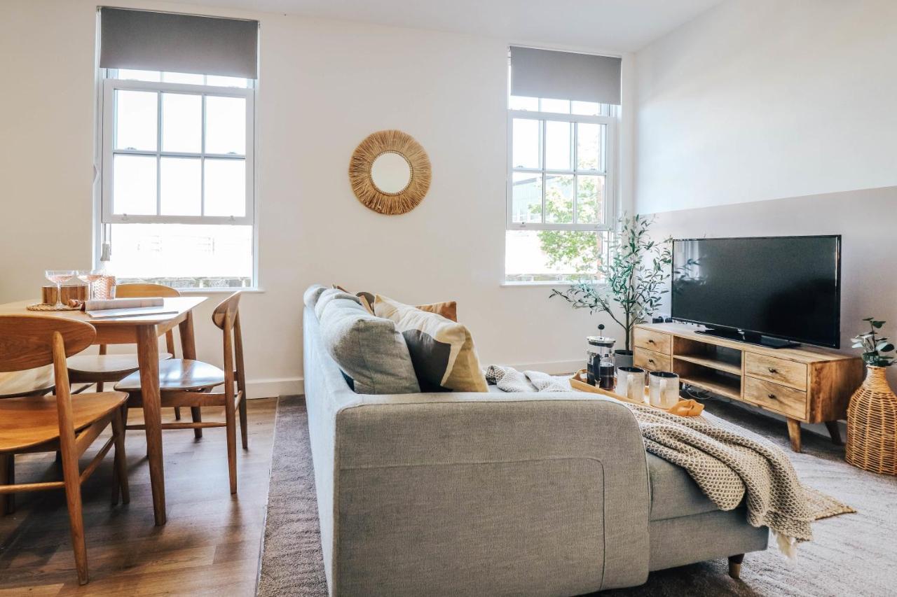 Principality View Apartment Two, By Solace Stays Кардифф Экстерьер фото