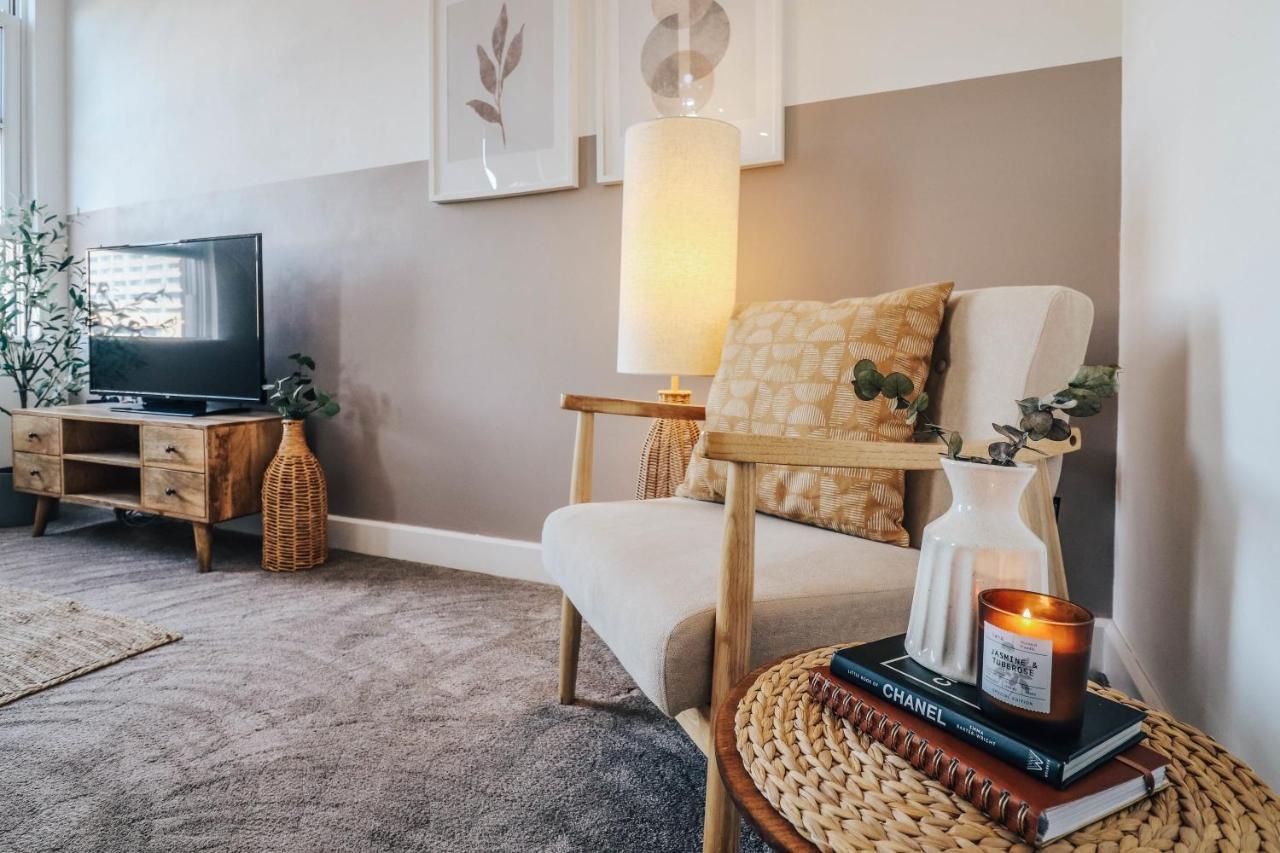 Principality View Apartment Two, By Solace Stays Кардифф Экстерьер фото