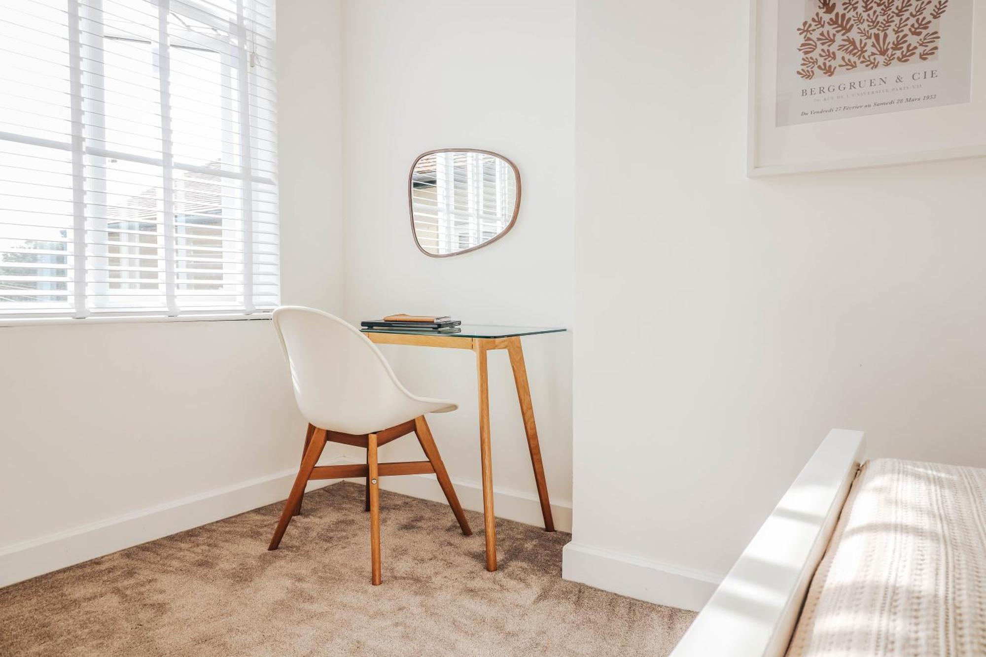 Principality View Apartment Two, By Solace Stays Кардифф Экстерьер фото
